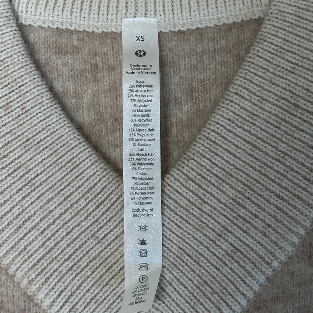 NWOT Beige V-Neck Lululemon alpaca & Moreno Wool blend knit Sweater. Size XS._4